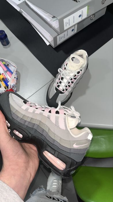 Airmax 95 rosa e cinzento