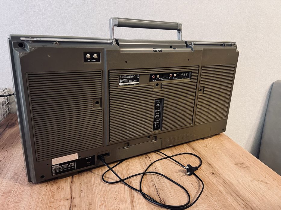 Магнитафон Sharp GF-777  легендарный