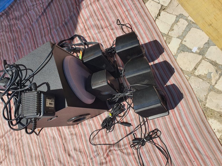 Colunas de som Creative A500