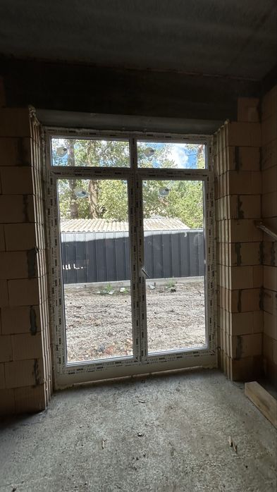 Таунхаус з окремим паркомісцем біля парка Незнайко.