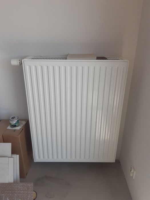 Grzejnik panelowy płytowy kaloryfer Cosmo Nova Zaworowy KV33 900 X 72