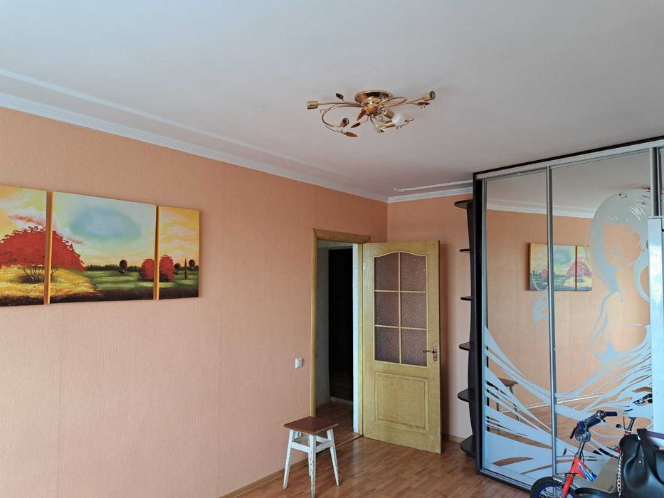 ПРОДАЖ! 2 кімнатна квартира, район Виставка!