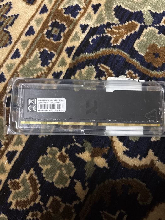 Модуль оперативної памʼяті Goodram IRDM PRO  DDR4 на 8ГБ