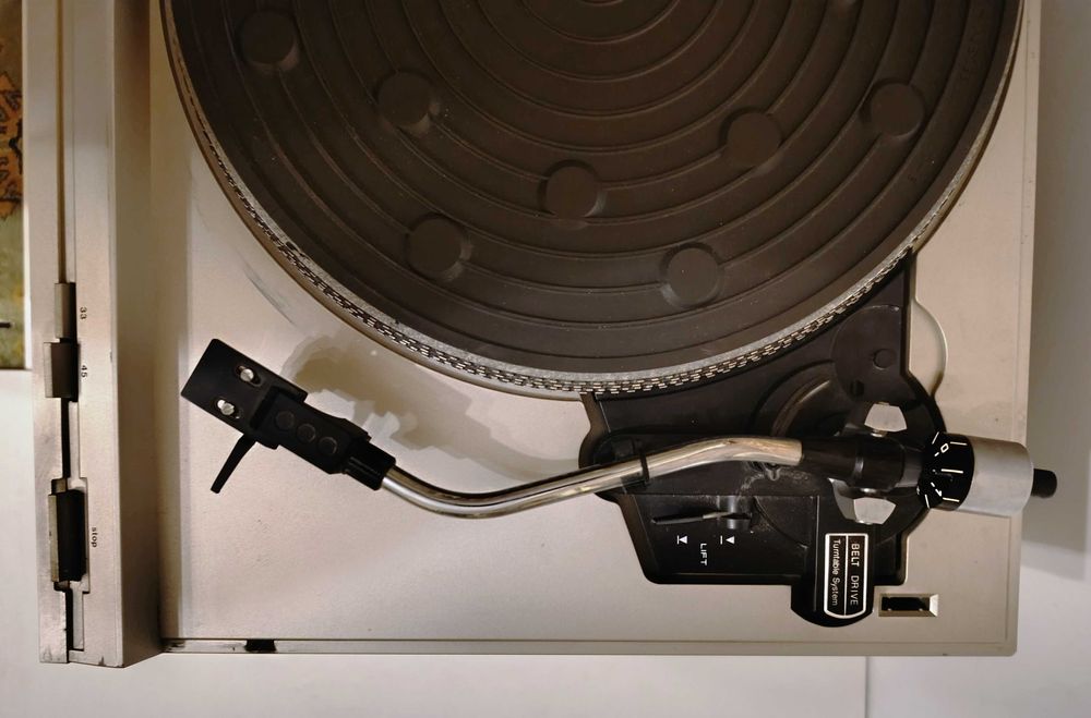 Продам SABA Hi Fi Stereo Audio System C3000 з програвачем вінілу