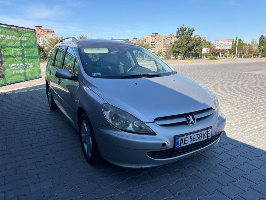 Продам економную машину пежо 307