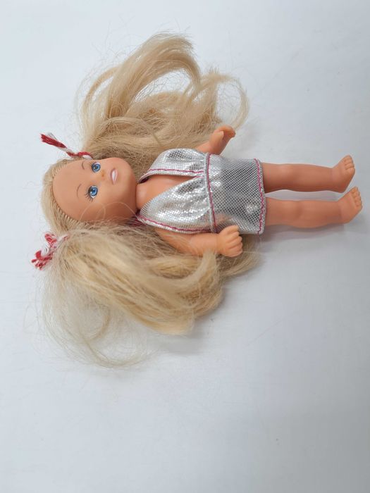 Lalka Simba mała mini jasne długie blond włosy, kucyki, srebrny strój