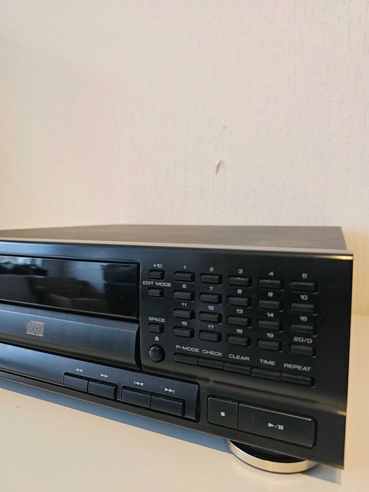 Odtwarzacz CD Kenwood DP 940