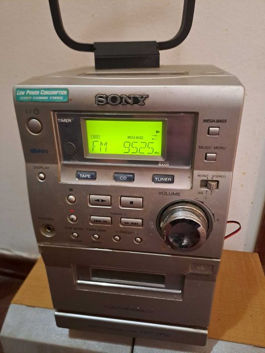 Aparelhagem Sony com CD, Rádio e Cassete – com Colunas Originais