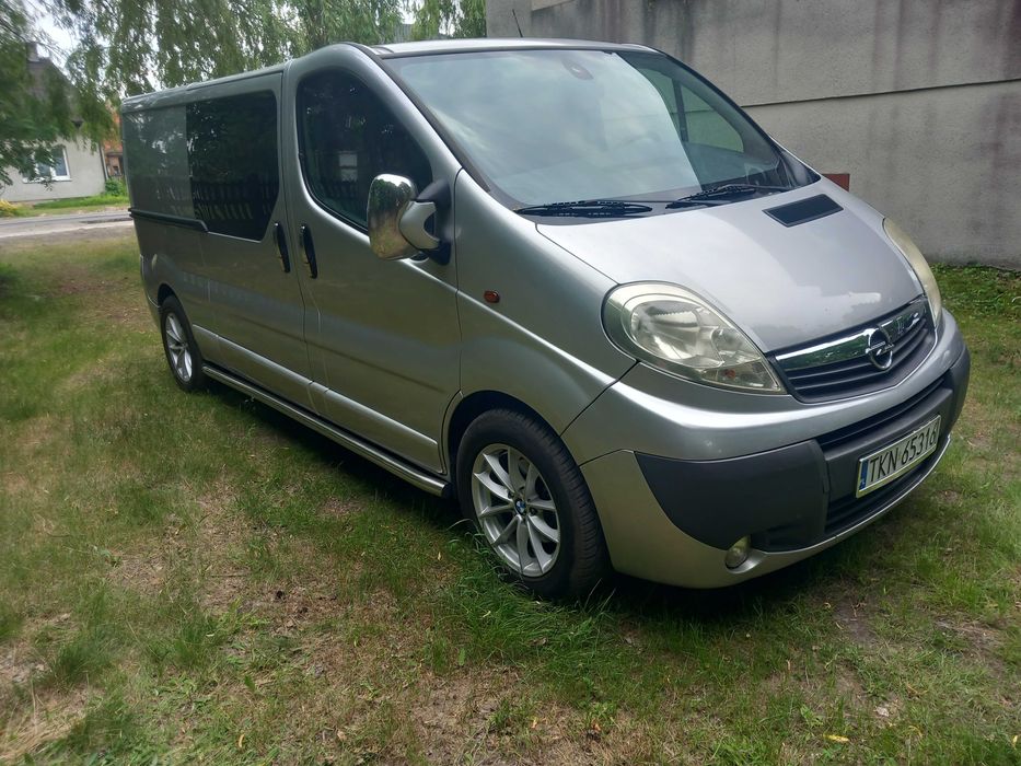Opel Vivaro 2.5 Diesel 6 osobowy brygadówka automat
