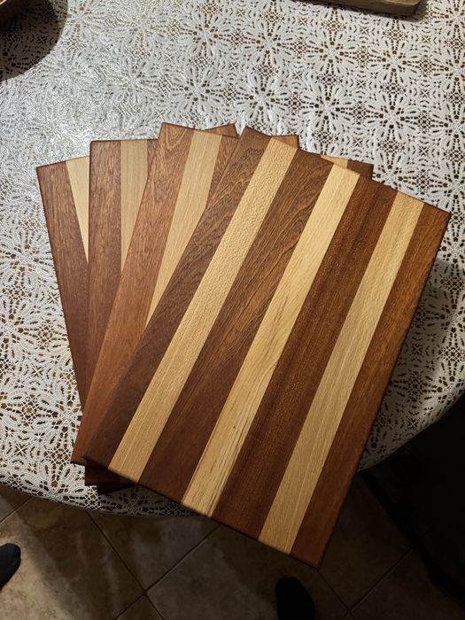 Продам кухонні  дощечки з масиву бука і червоного дерева.