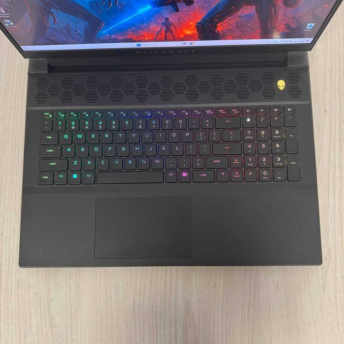 Dell Alienware m18 R1 2K IPS 165Hz i9-13900HX 32GB SSD 1TB RTX 4080: 92 ...