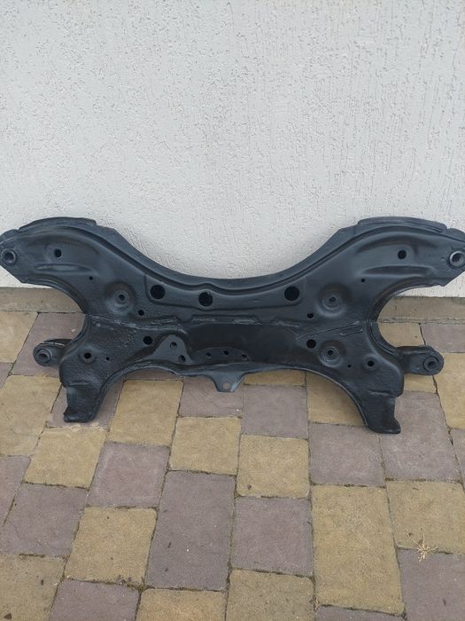 Підрамник передній балка передньої підвіски,Toyota Avensis T25.