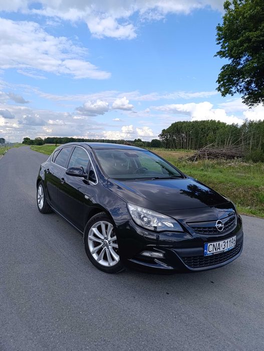 Opel Astra J 1.4 turbo 2012