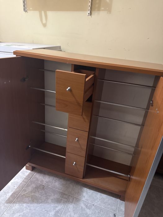 Sapateira com gavetas