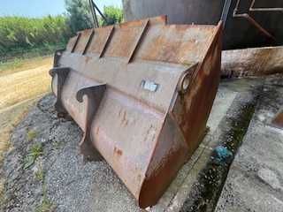 Balde de pá carregadora Komatsu Hanomag