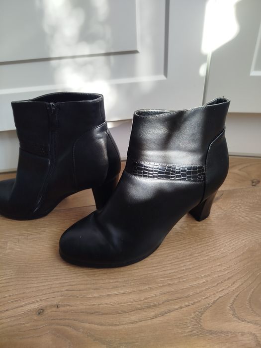 Botki czarne na obcasie jesień zima casual