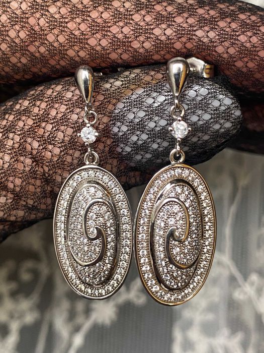 Сережки з підвісками, довгі та стильні сережки (колекція)