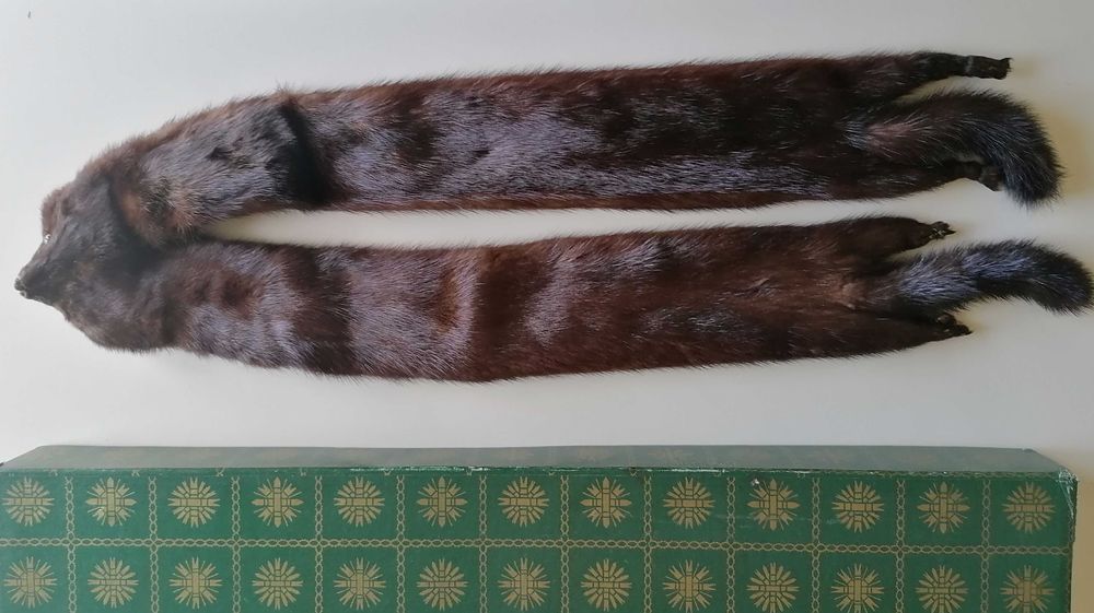 Gola de vison castanho