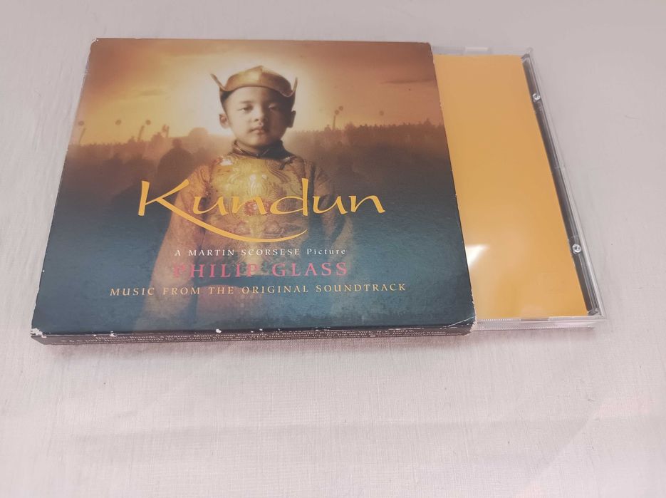 CD Kundun, banda sonora por Philip Glass