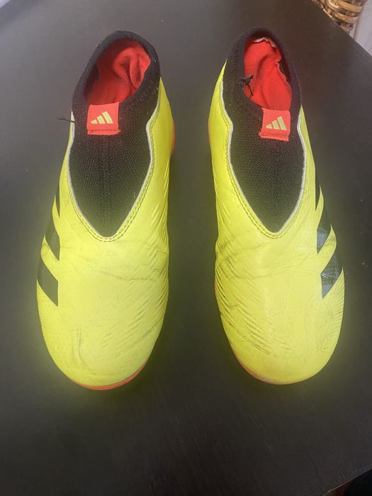 Chuteiras adidas como novas 35