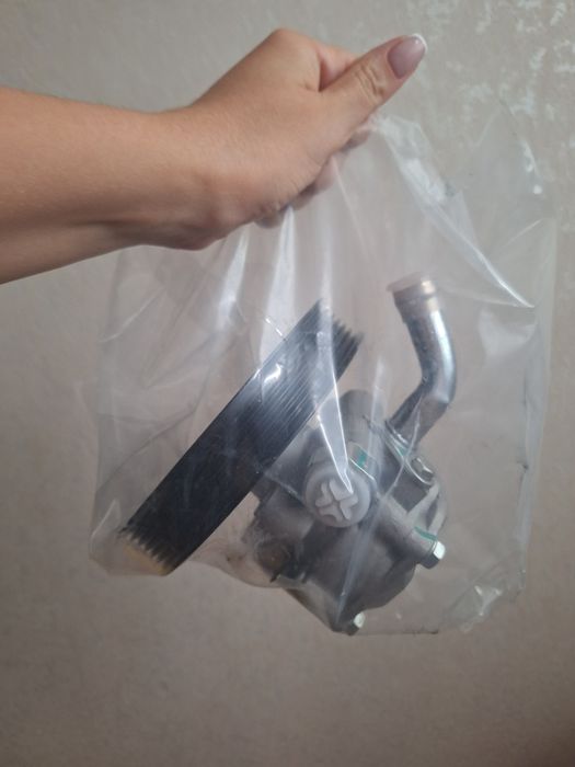 Насос гідропідсилювача керма гур Mitsubishi Pajero Sport 2, L200 2008-