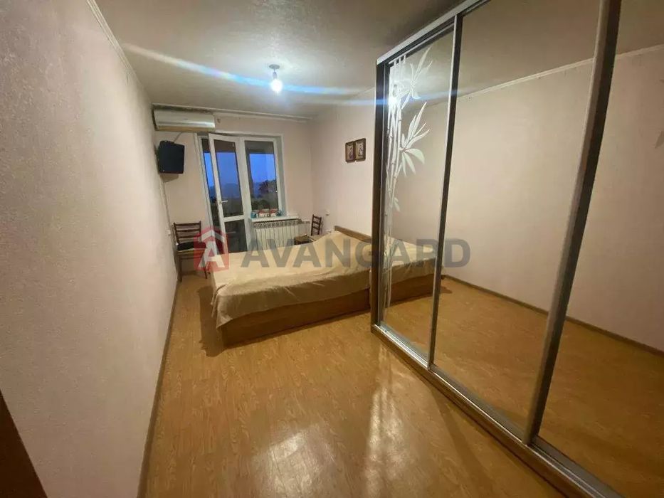 Продам 3-ком. Калиновая,свет есть