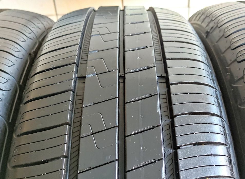 4x 195/60R18 Goodyear EfficientGrip Perf. 7,10mm 2025r A/A/70dB JAK NO
