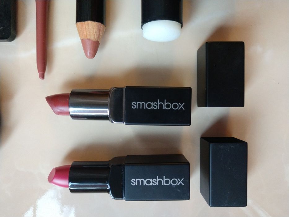 Професійна косметика Помади тіні хайлайтер олівці рум'яна лак