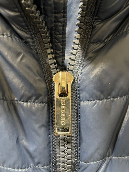 Теплая легкая куртка Iceberg