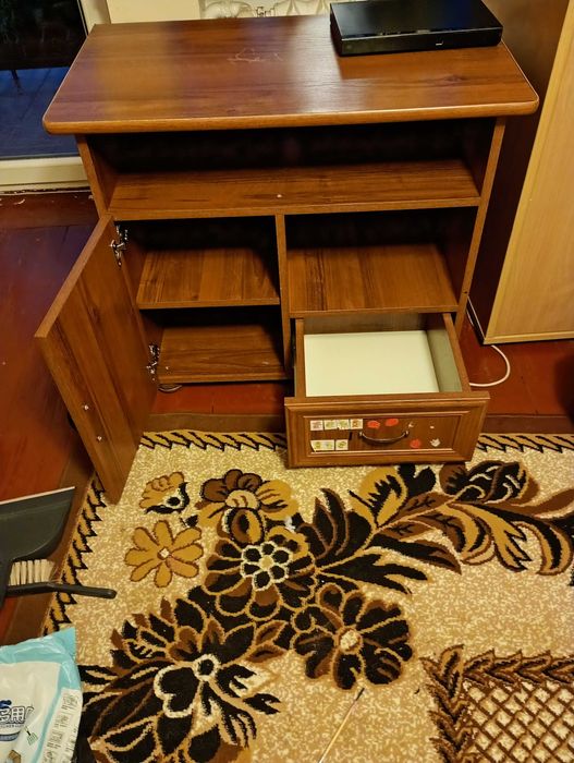 stolik pod telewizor