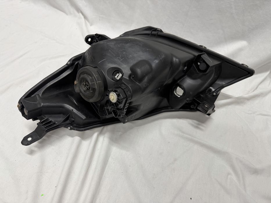 Lampa Prawy Przód Toyota Yaris III 11-14r.