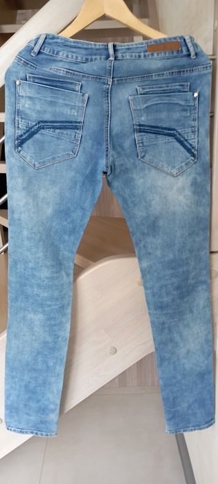Jeansy Reporter young  stan bdb- rozmiar M joggery regulowany pas