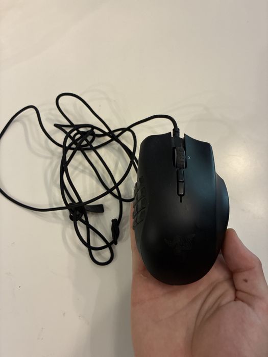 Rato Razer NAGA Trinity