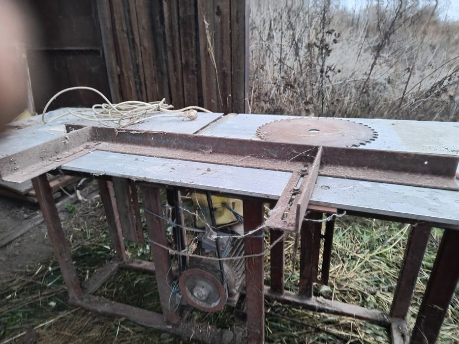 Циркулярка з фуганком