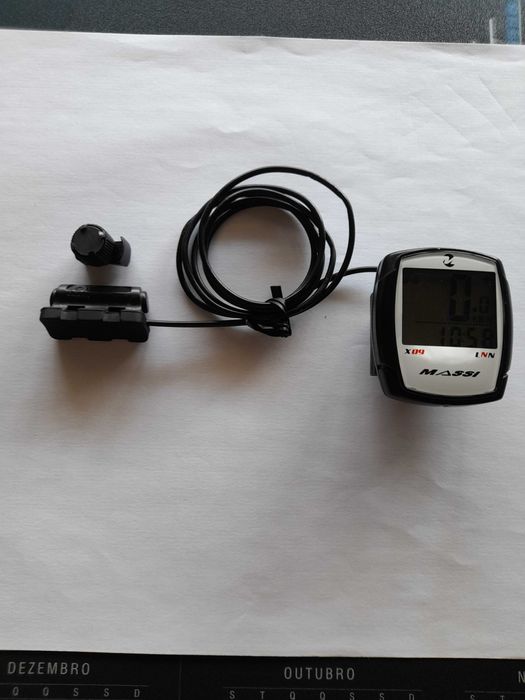 Conta quilómetros de bicicleta em estado de novo.