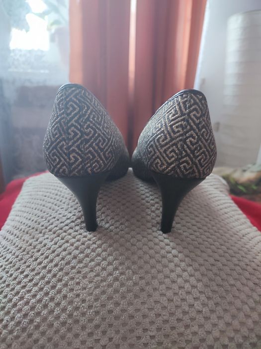 Tamaris piękne szpilki ze skóry