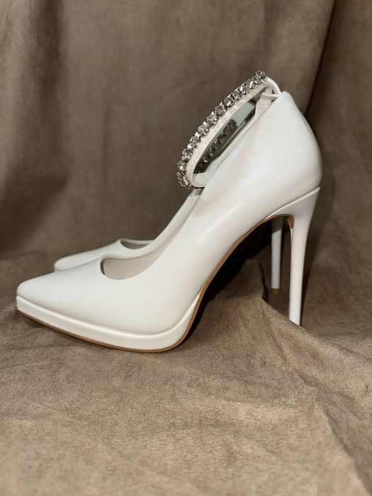 Білі лодочки , весільні туфлі , білі туфлі , весільне взуття