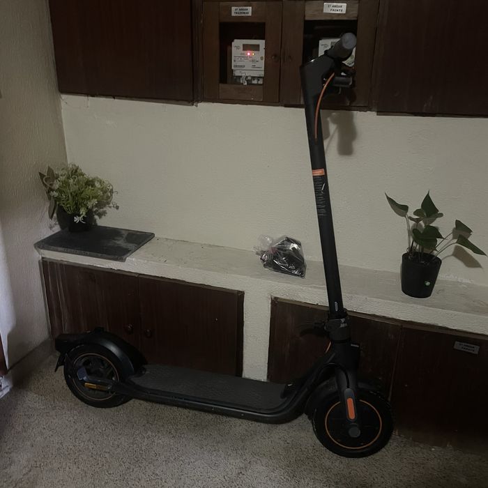 Trotinet 25 km local de entrega estacao do metro casa da musica.