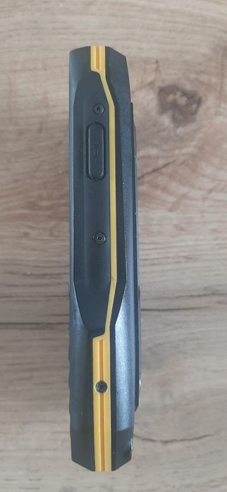 Krüger&Matz IRON 2 – pancerny telefon IP68, Dual SIM