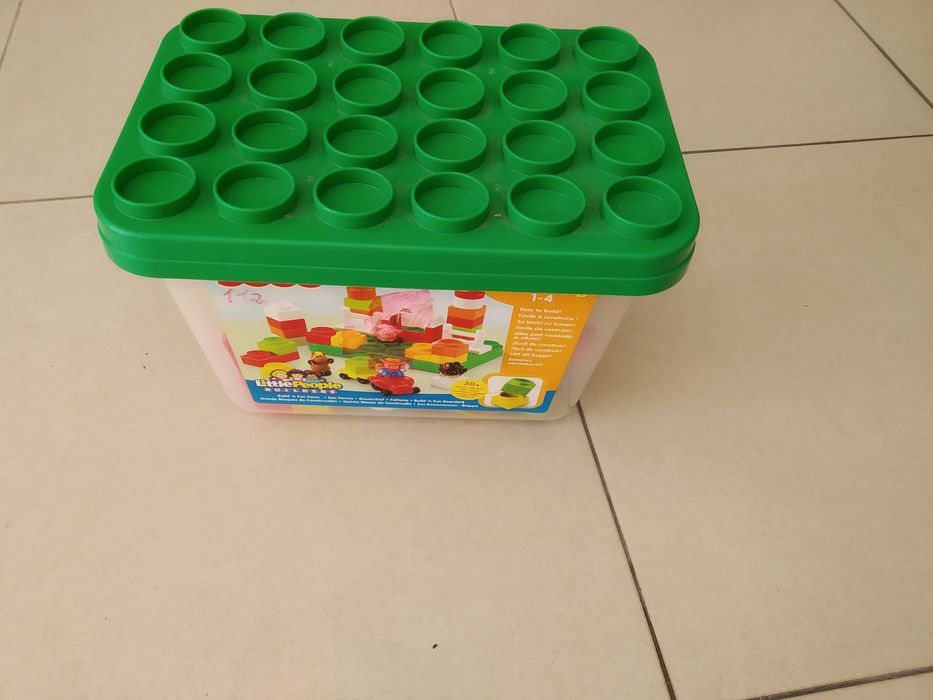 Caixa de Legos Fisher price