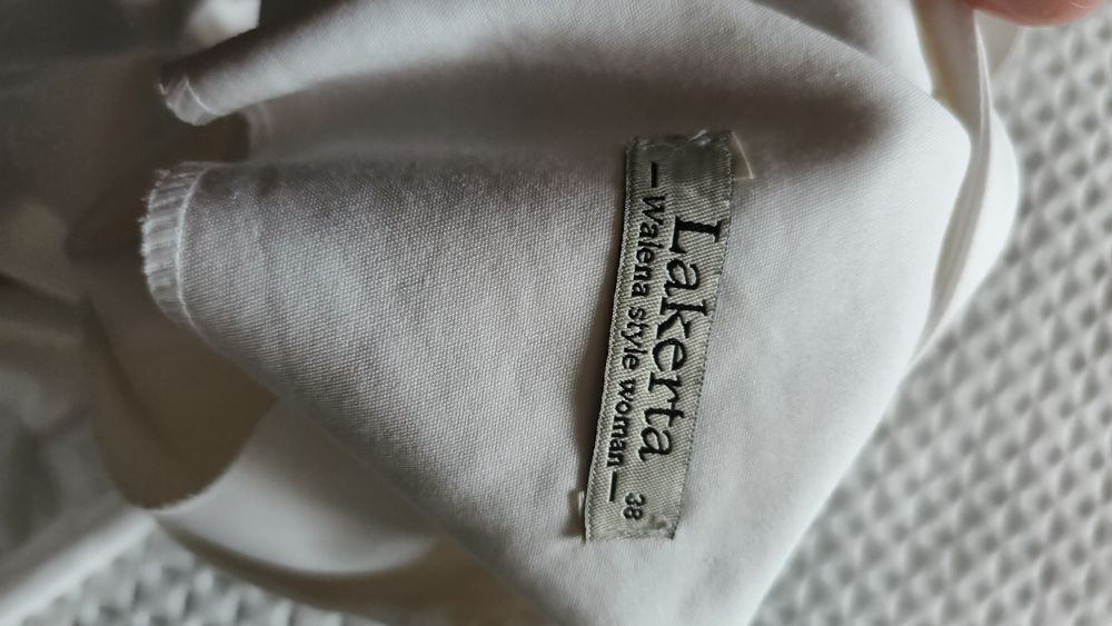 Сукні на розмір s Lakerta