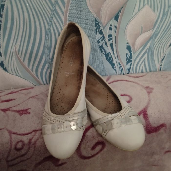 Кожаные женские туфли