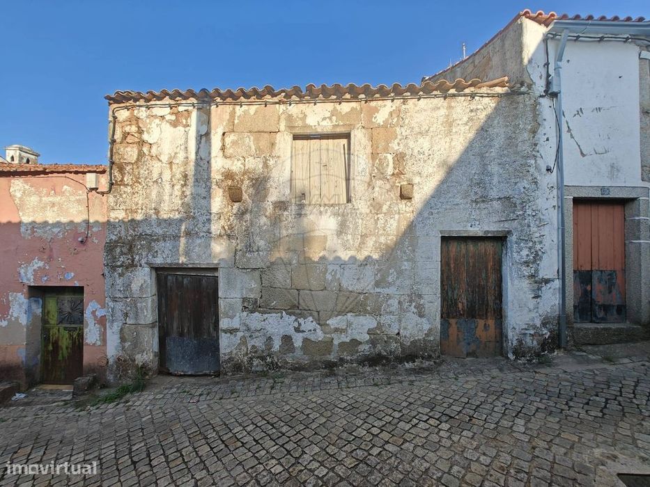 Moradia T4 para venda