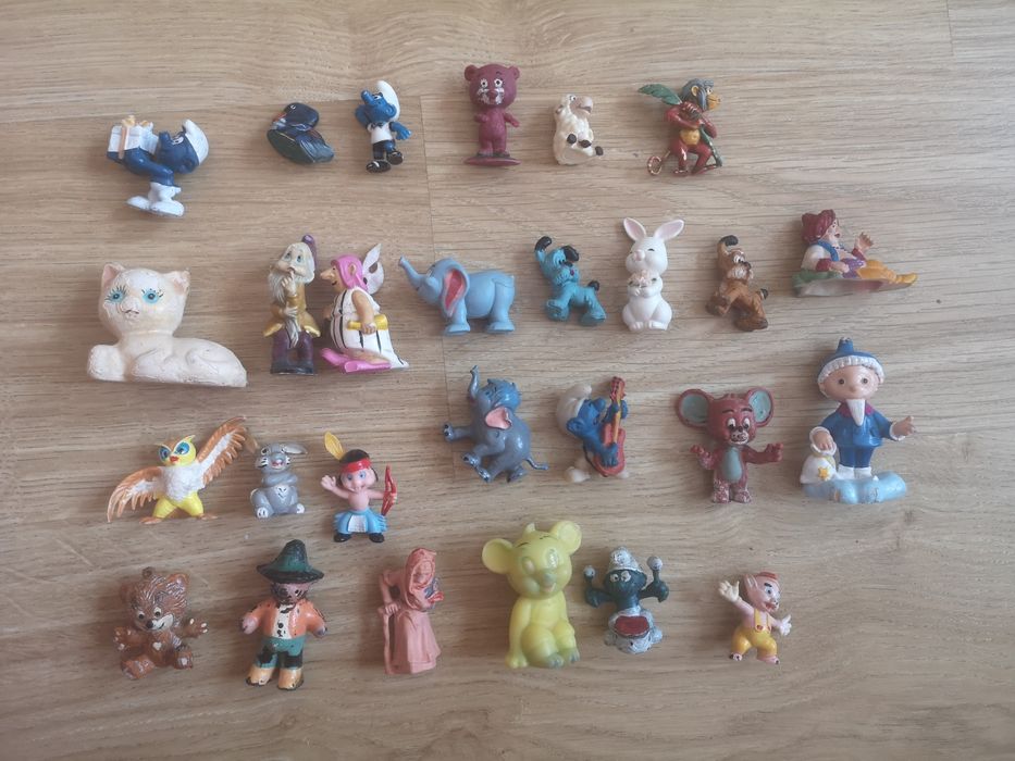Zestaw 27 figurek. PRL, gumowe, stare.