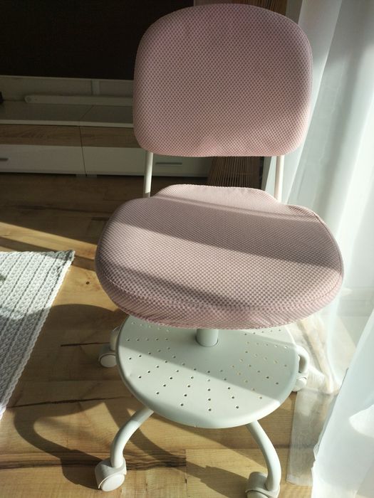 Krzesło biurowe dla dziecka Ikea