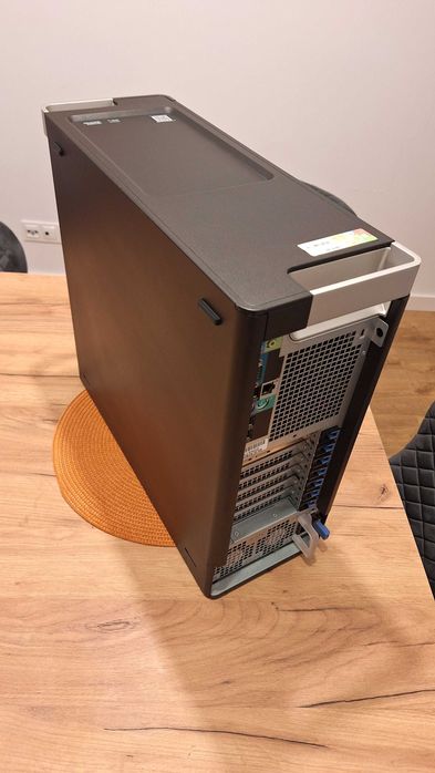 Dell T5810 18C/36T 32GB RAM Radeon 8GB W6600 PRO SSD 256GB + 2TB HDD