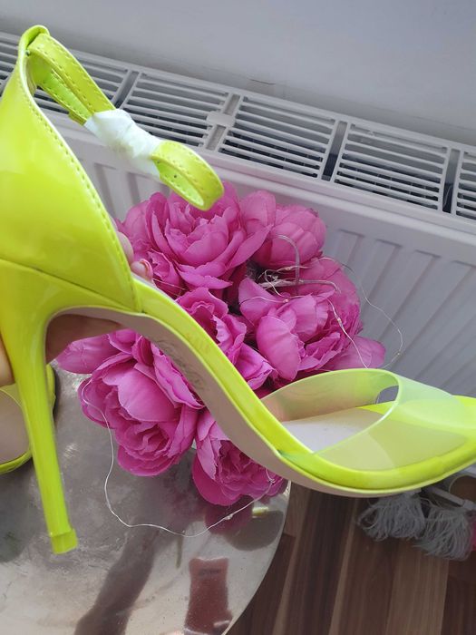 Śliczne Pastelowe Szpilki Aldo Nowe 37