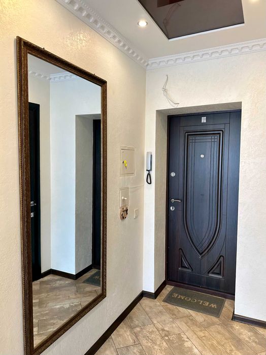 Оренда ПРОСТОРОЇ ДВО(ТРИ)КІМНАТНОЇ квартири вул. Руська 219Е