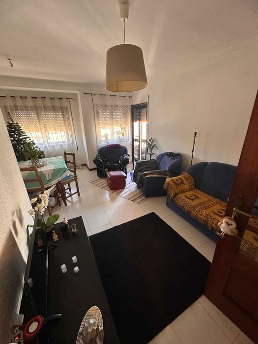 Alugo quarto suite em t3