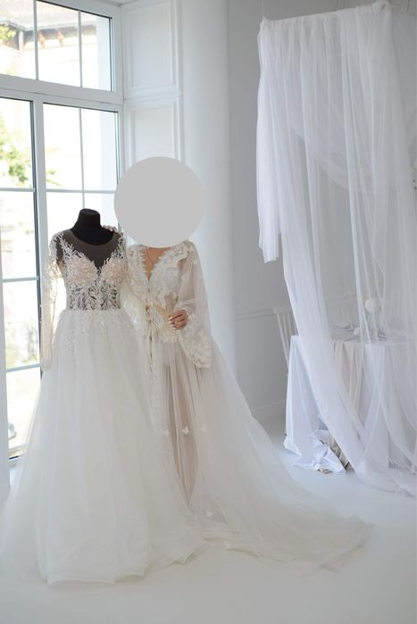 Весільне плаття.